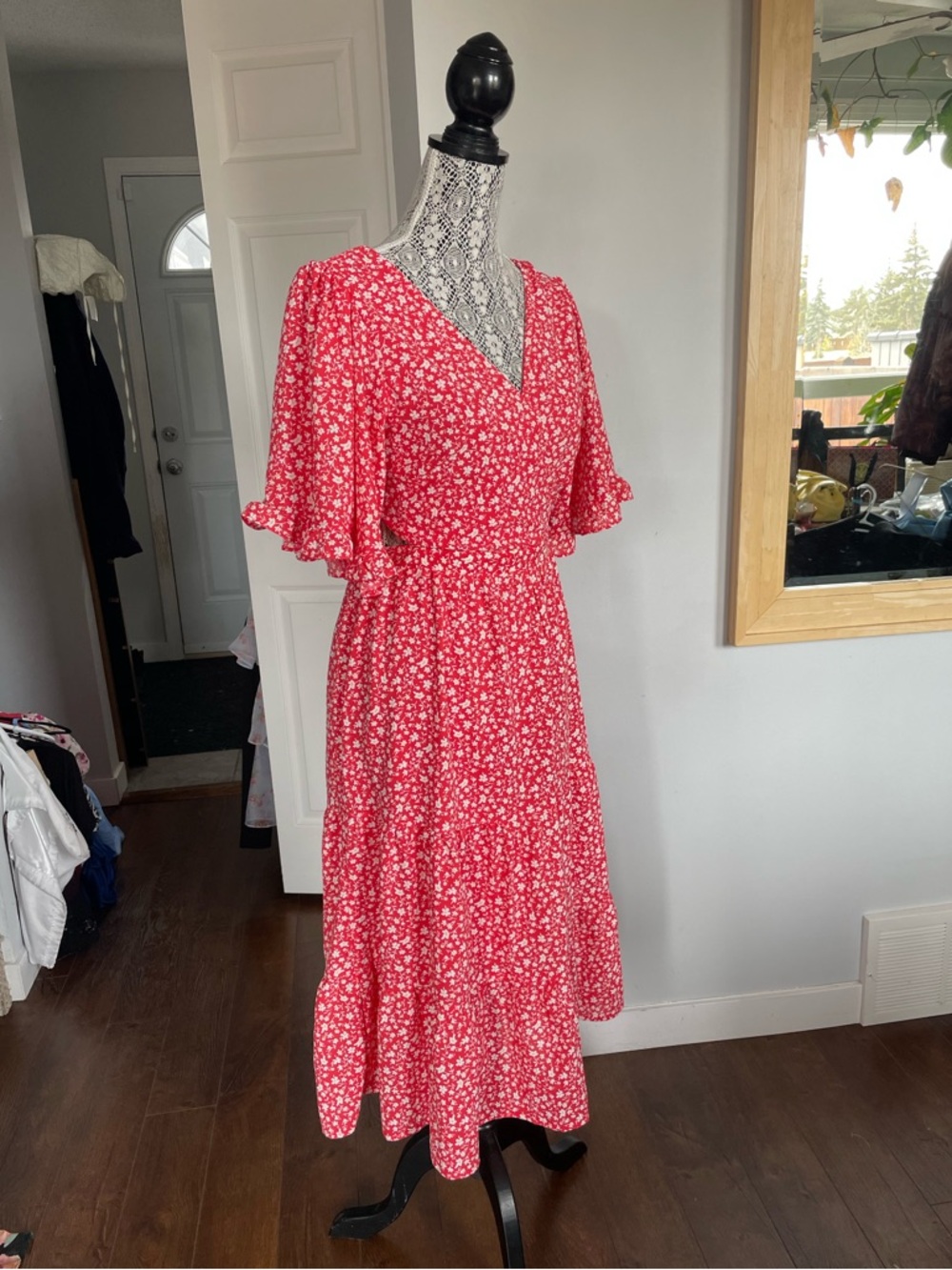 NWT Large She + Sky Tiered Tie Back Red Floral Flutter Sleeve Midi Dress - Picture 6 of 9